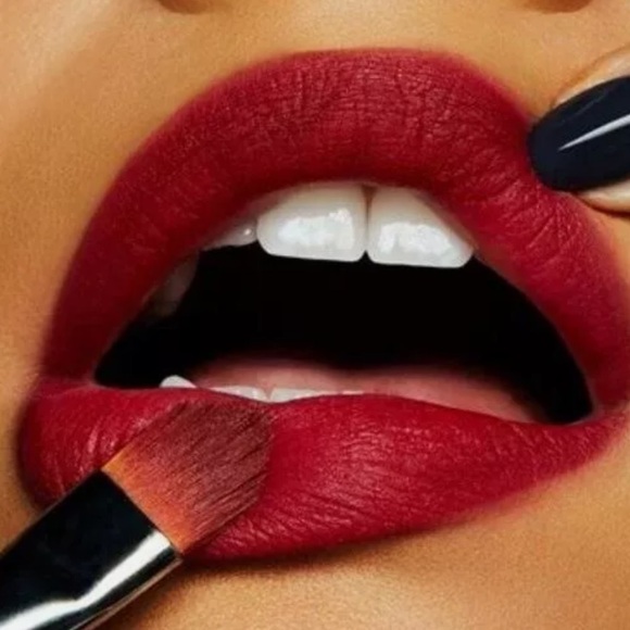 ‼️ LAST ONE 💋 FASHION, SWEETIE a MAC POWDER KISS LIQUID LIPCOLOUR💄. **NEW. - Picture 4 of 11